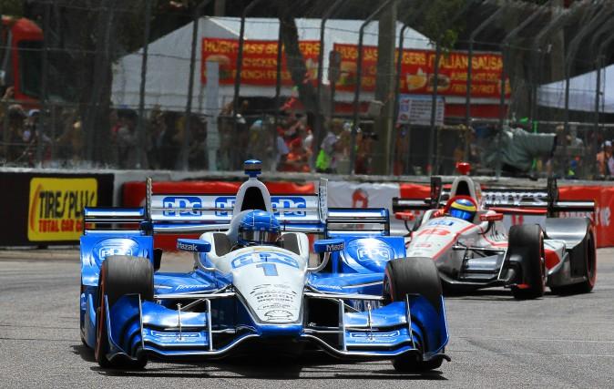 Simon Pagenaud leads Sebastien Bourdais after the restart. (Chris Jasurek/Epoch Times)