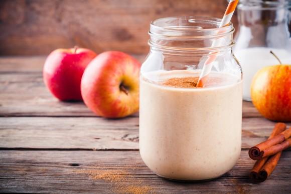 Apple smoothie with cinnamon. (Ekaterina Kondratova/Shutterstock)