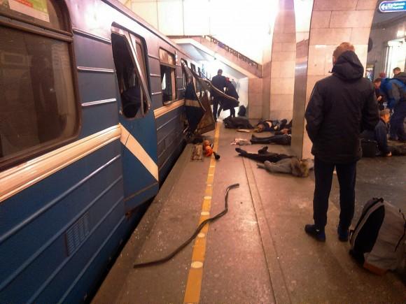 Blast victims lie near a subway train hit by a explosion at the Tekhnologichesky Institut subway station in St.Petersburg, Russia April 3, 2017. The subway in the Russian city of St. Petersburg is reporting that several people have been injured in an explosion on a subway train. (AP Photo/DTP&ChP St. Peterburg via AP)