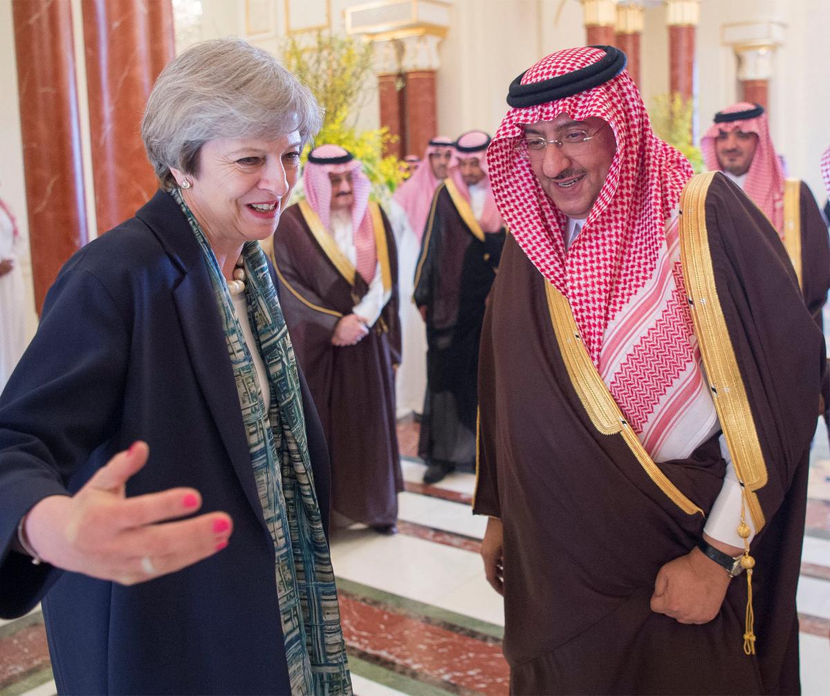 Saudi Arabian Crown Prince Muhammad bin Nayef welcomes British Prime Minister Theresa May in Riyadh. (Bandar Algaloud/Courtesy of Saudi Royal Court/Handout via REUTERS)