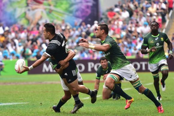 South Africa edged out New Zealand 21-19 in the quarter finals of the Hong Kong Sevens 2017. (Bill Cox/Epoch Times)