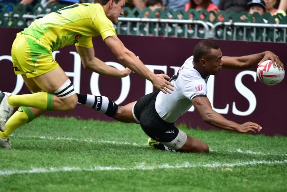 Osea Kolinisau of Fiji scores in the corner against Australia in the Semi Final of the Hong Kong Rugby Sevens on Sunday April 9, 2017. (Bill Cox/Epoch Times).