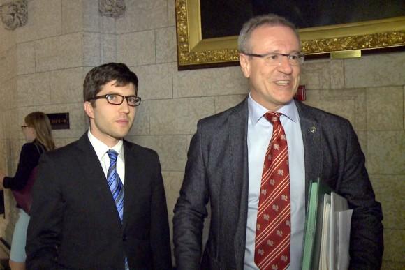 Conservative MP Garnett Genuis and Liberal MP Borys Wrzesnewskyj on Parliament Hill on April 10, 2017. Genuis already has Wrzesnewskyj's support to second Bill C-350. (NTD Television)