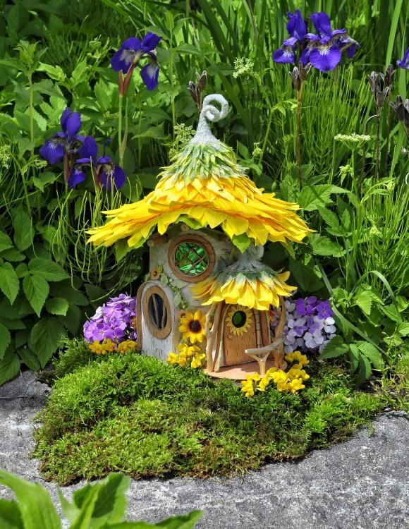 Sunflower Cottage. (Courtesy of Sally J. Smith)