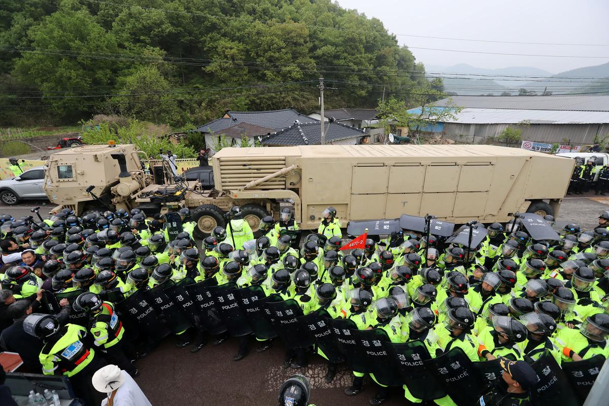 A U.S. military vehicle which is a part of Terminal High Altitude Area Defense (THAAD) system arrives in Seongju, South Korea on April 26, 2017. (Kim Jun-beom/Yonhap via REUTERS)
