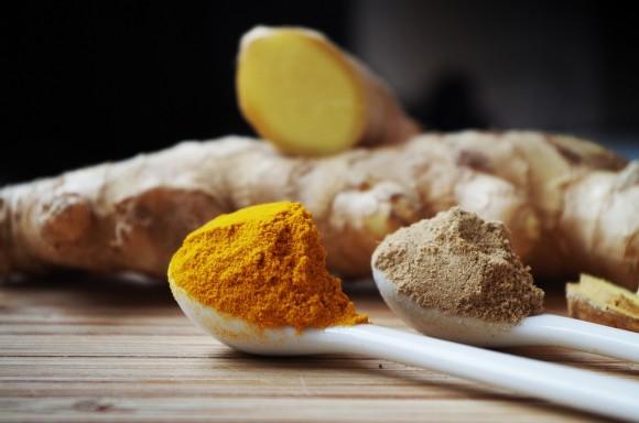 Ginger combats painful inflammation by inhibiting the effects of arachidonic acid, a necessary fat that triggers the inflammatory response. (Ajale/Pixabay)