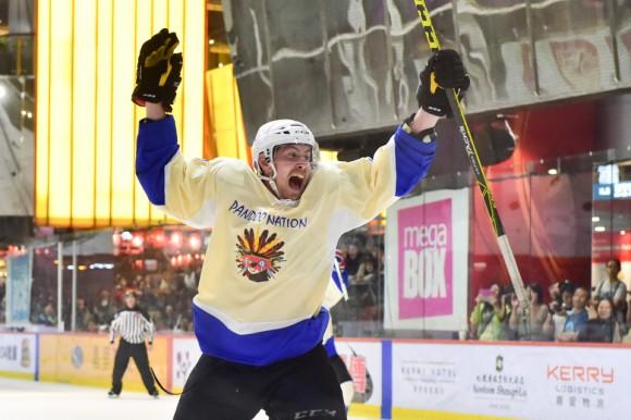 Steven Johnston of Pandoo Nation celebrates after scoring the winning goal against Totachi CCCP in the final of the International Elite Division of the Mega Ice 2017 Hockey 5's on May 6, 2017. (Bill Cox/Epoch Times)
