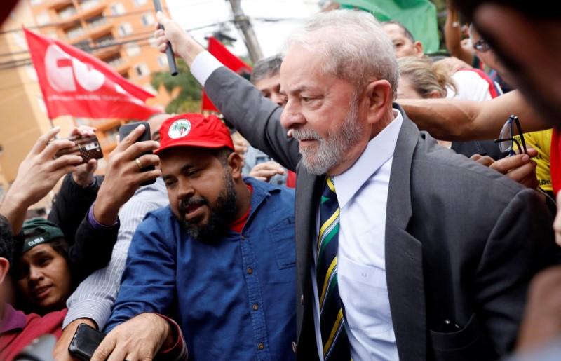 Former Brazilian President Luiz Inacio Lula da Silva arrives at Federal Justice for a testimony in Curitiba, Brazil on May 10, 2017. (REUTERS/Nacho Doce)