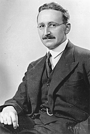 Friedrich von Hayek<br/>(1899–1992), Austrian school economist.