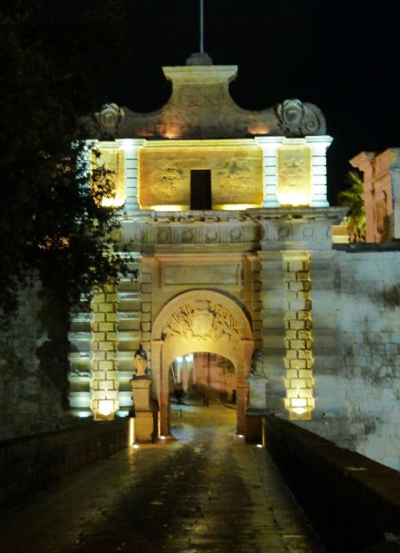 Entrance to the medieval walled city of Mdina, (Manos Angelakis)