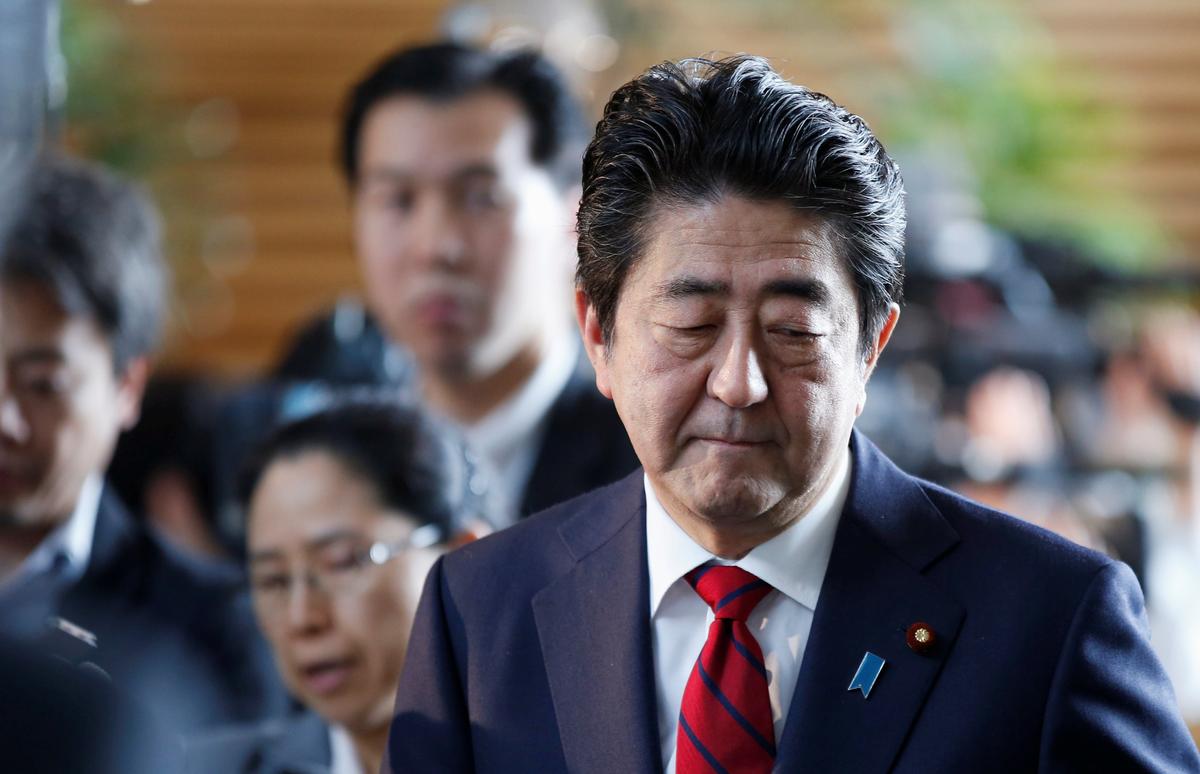Japan's Prime Minister Shinzo Abe walks after speaking on reports of the launch of a North Korean missile to reporters , at his official residence in Tokyo, Japan on May 29, 2017. (REUTERS/Toru Hanai)
