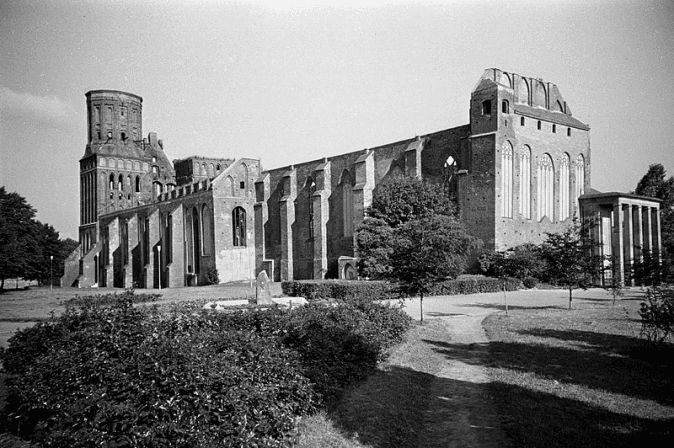 A 1988 photo shows the derelict Königsberg Cathedral. (Yuri Syuganov/CC-BY 2.0)