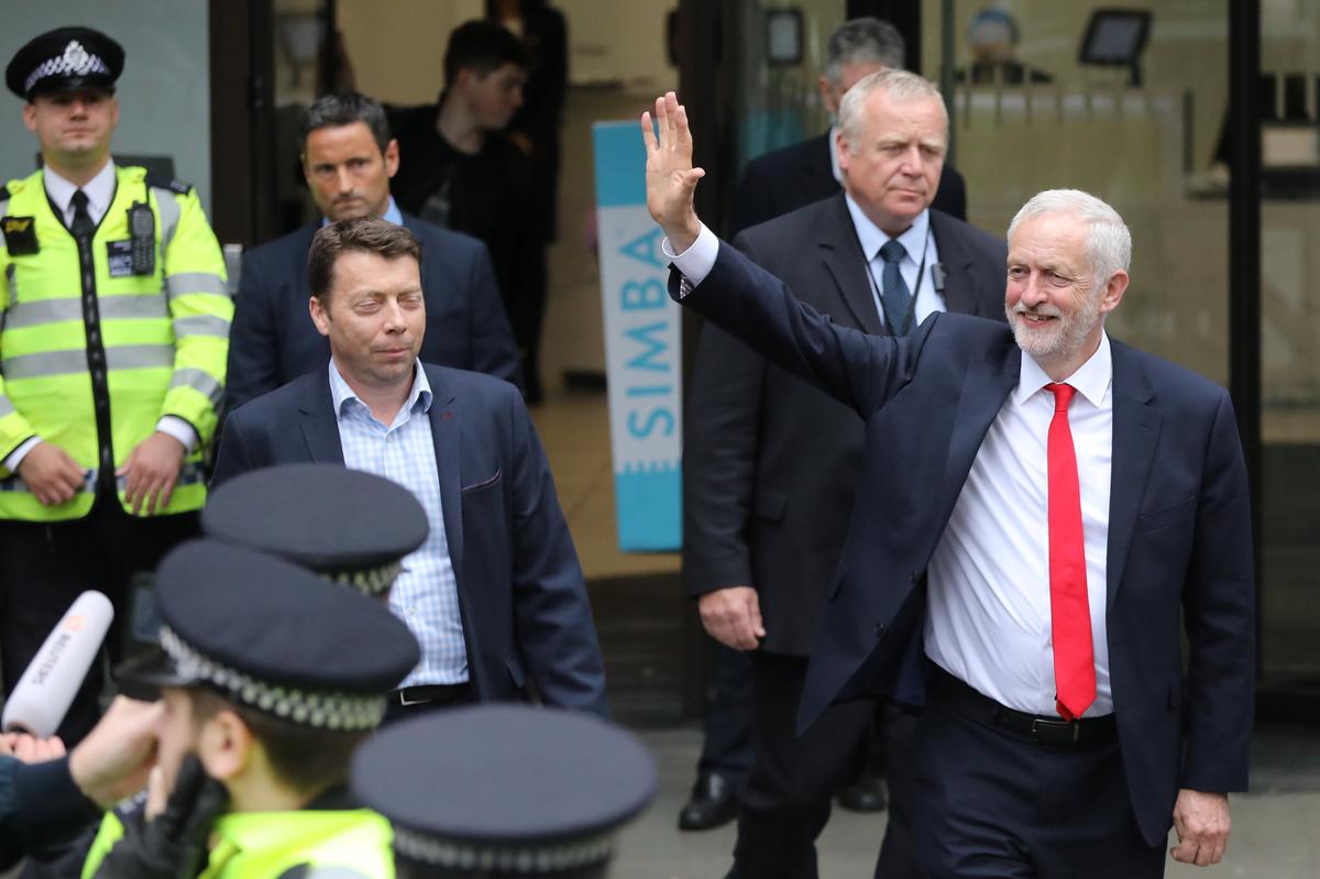 Jeremy Corbyn, leader of Britain's opposition Labour Party, leaves the Labour Party's Headquarters on the morning after Britain's election in London, Britain on June 9, 2017. (REUTERS/Marko Djurica)