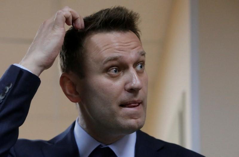 Russian leading opposition figure Alexei Navalny during a break in a hearing in the slander lawsuit filed against him by Russian businessman Alisher Usmanov, in a court in Moscow, Russia on May 30, 2017. (REUTERS/Sergei Karpukhin)