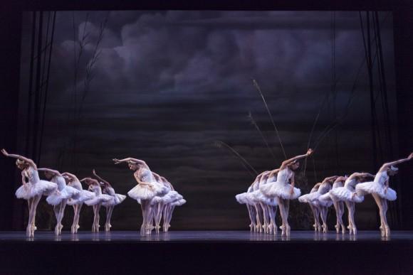 Artists of the Ballet in the National Ballet of Canada's production of James Kudelka's "Swan Lake"(Aleksandar Antonijevic)