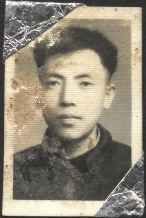 Profile photo of Jennifer Zeng's father at university. Ever since Jennifer's childhood, she has believed that this is what a handsome man should look like. (Provided by Jennifer Zeng)