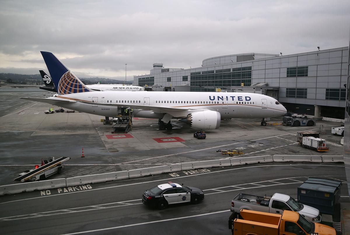 A United Airlines plane sits on the tarmac at San Francisco International Airport on June 10, 2015 in San Francisco, California. (Justin Sullivan/Getty Images)