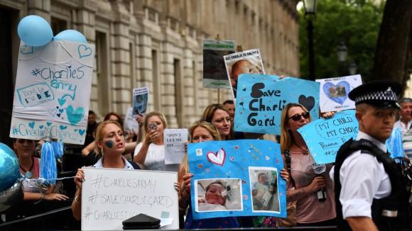 People gather in support of continued medical treatment for critically ill 10-month-old Charlie Gard in London on July 6, 2017. (Ben Stansall/AFP/Getty Images)