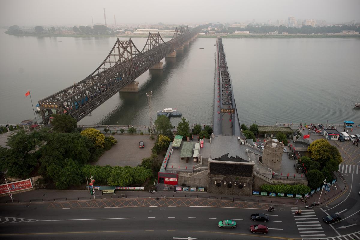 Bridges connecting the Chinese city of Dandong and the North Korean city of Sinuiju on July 5, 2017.<br/> (NICOLAS ASFOURI/AFP/Getty Images)