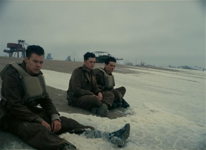 (L–R) Alex (Harry Styles), Gibson (Aneurin Barnard), and Tommy (Fionn Whitehead) in "Dunkirk."(Melinda Sue Gordon/Warner Bros. Entertainment Inc.)