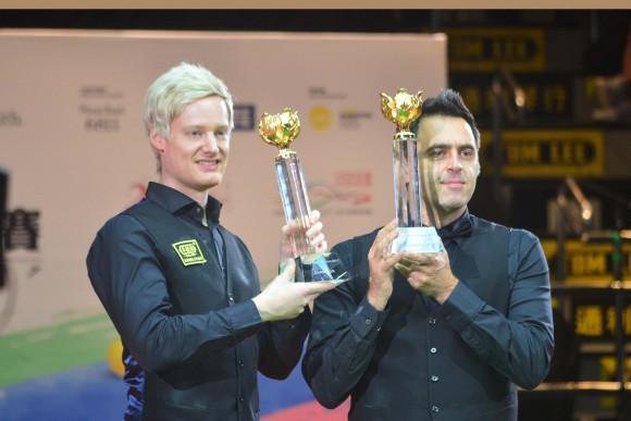 Neil Robertson Hong Kong Masters' Champion together with finalist Ronnie O'Sullivan on Sunday July 23. (Eddie So)