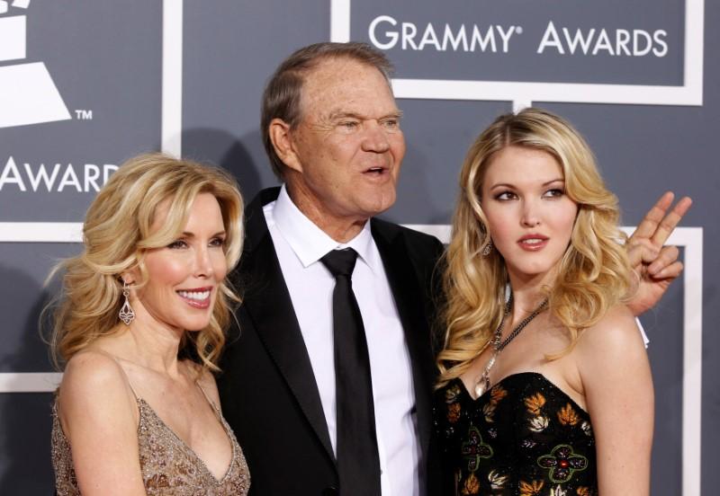 Glen Campbell with his wife Kim (L) and daughter Ashley arrive at the 54th annual Grammy Awards in Los Angeles, Calif., on Feb. 12, 2012. (REUTERS/Danny Moloshok)