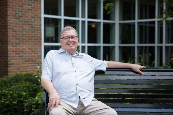 Steve Miller, 74, outside the Worthington Library in Columbus, Ohio, on Aug. 1. (Benjamin Chasteen/The Epoch Times)