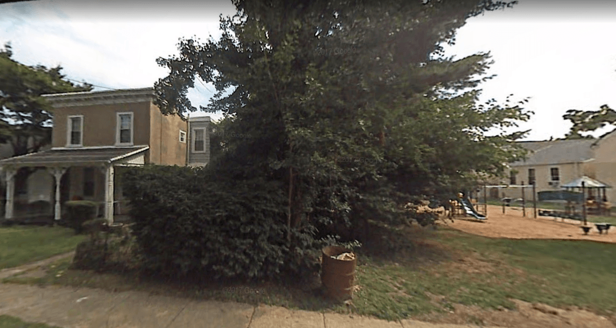 View of the playground and 1711 Willow Ave. where the children woke up the unsuspecting woman while her house was burning. (Google Maps)