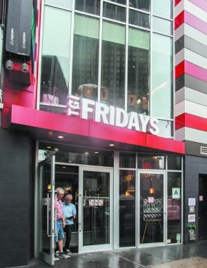 A TGI Fridays restaurant on 34th Street in New York on Aug. 15. (Benjamin Chasteen/The Epoch Times)