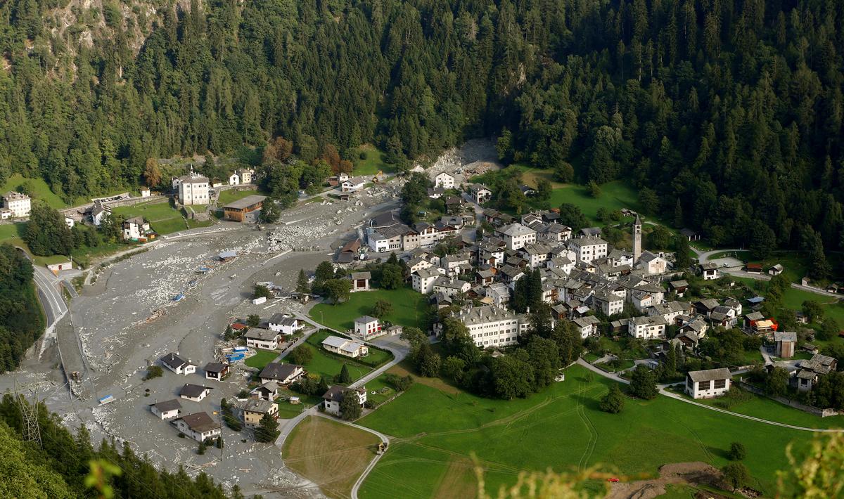 A landslide is seen in the village of Bondo in Switzerland on Aug. 26, 2017. (REUTERS/Arnd Wiegmann)