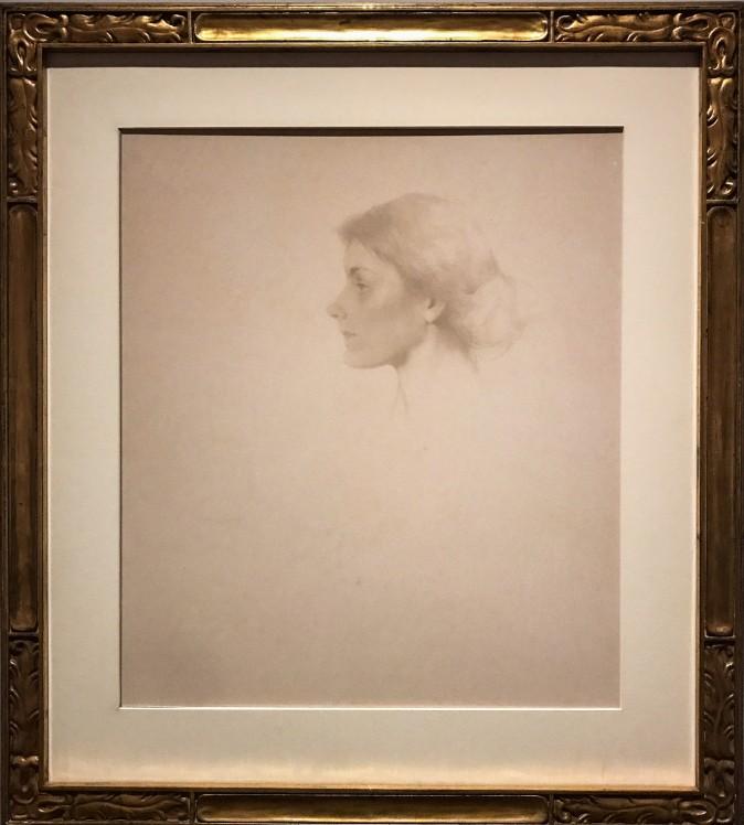 "Portrait of a Woman," after 1894, by Thomas Wilmer Dewing (1851–1938). Silverpoint on paper, mounted on pulp board, The Metropolitan Museum of Art. (Milene Fernandez/The Epoch Times)