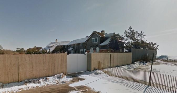 It's not clear what the Clintons paid to stay at the house. (Google Street View)