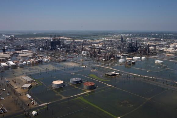 Flood waters caused by Tropical Storm Harvey encompass the Motiva Enterprises LLC in Port Arthur, Texas, U.S. August 31, 2017. (REUTERS/Adrees Latif)