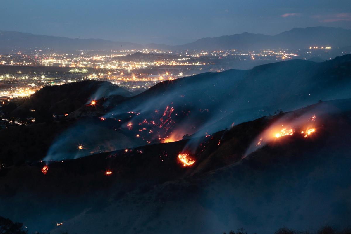 The La Tuna Canyon fire over Burbank. (REUTERS/Kyle Grillot)