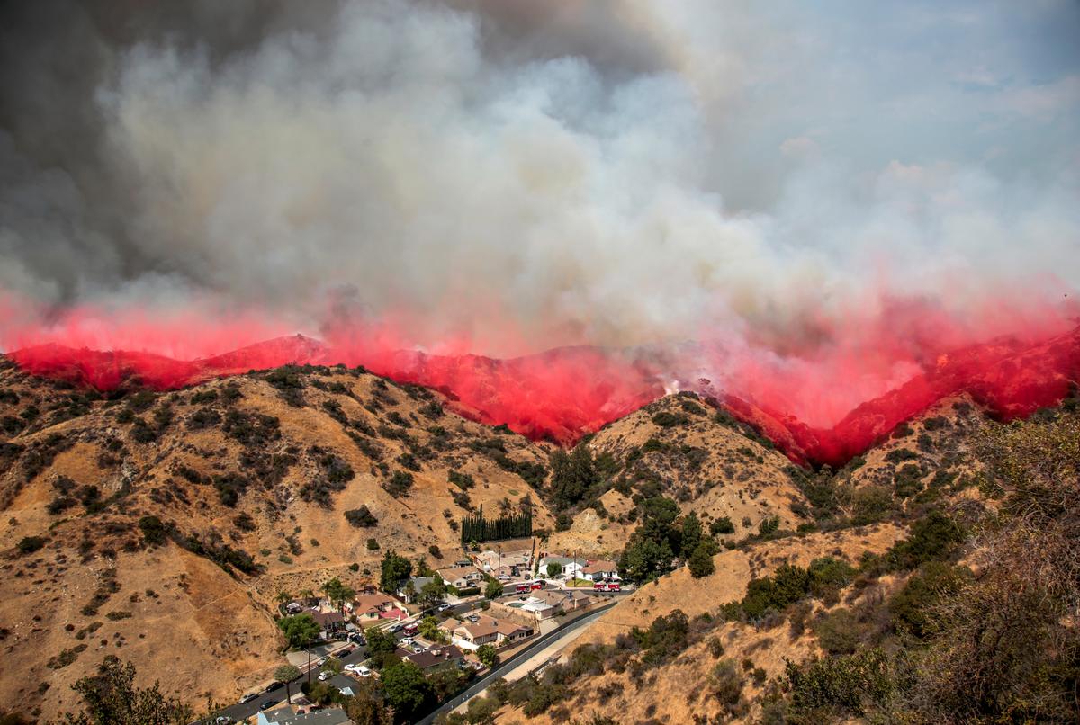  The La Tuna Canyon fire over Burbank. (REUTERS/ Kyle Grillot)