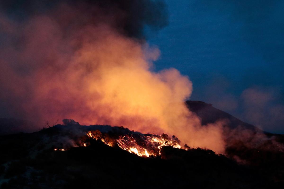 The La Tuna Canyon fire over Burbank. (REUTERS/Kyle Grillot)