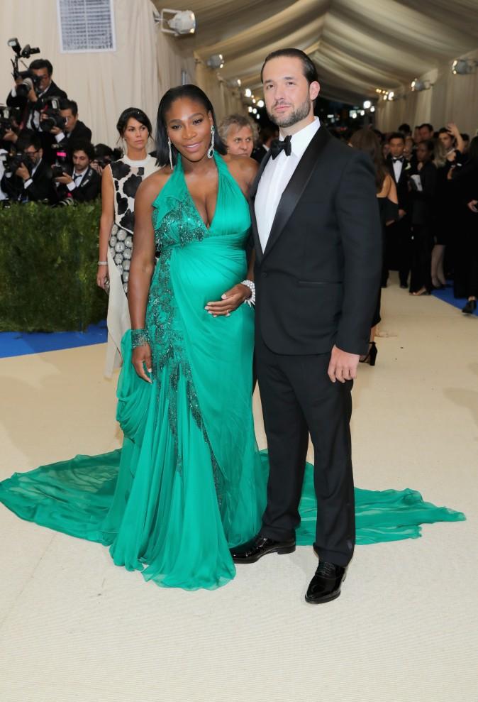 Serena Williams (L) and Alexis Ohanian attend the "Rei Kawakubo/Comme des Garcons: Art Of The In-Between" Costume Institute Gala at Metropolitan Museum of Art on May 1, 2017 in New York City. (Photo by Neilson Barnard/Getty Images)