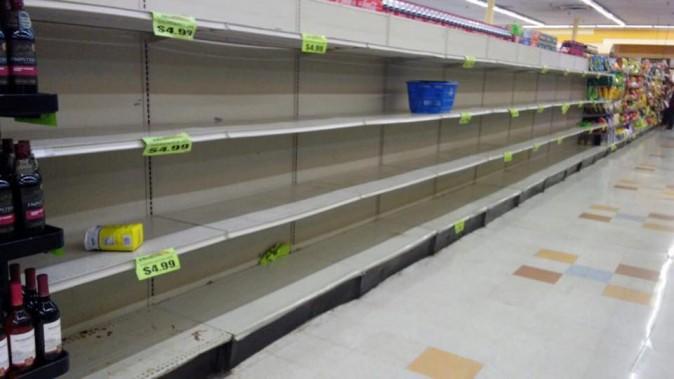 Empty shelves a Bravo supermarket in Pembroke Pines, Fla., on Sept. 5, 2017. (The Epoch Times)