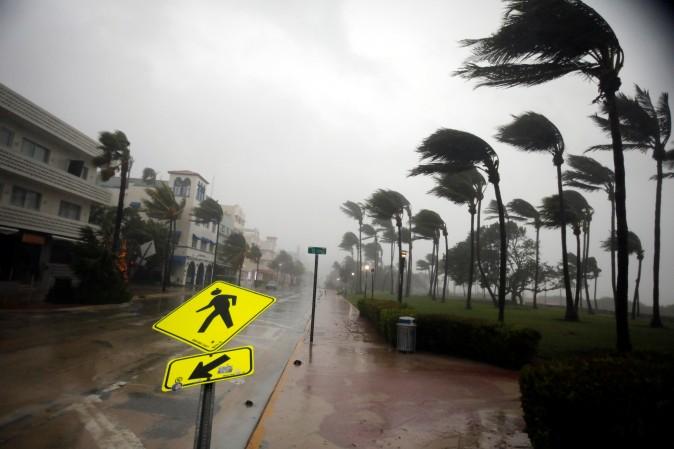 Heavy wind is seen along Ocean Drive in South Beach as Hurricane Irma arrives in south Florida, in Miami Beach, Fla., on Sept. 10, 2017. (REUTERS/Carlos Barria)