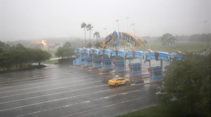 A lone taxi heads toward the Walt Disney World Resort area in Orlando, Florida, before the landfall of Hurricane Matthew, on Oct. 6, 2016.<br/>(GREGG NEWTON/AFP/Getty Images)