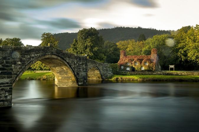 The Tu Hwnt i'r Bont tea room on the banks of the River Conwy at Llanrwst town in Wales on Sept. 13, 2017. The cottage was built in 1480. (Christopher Furlong/Getty Images)
