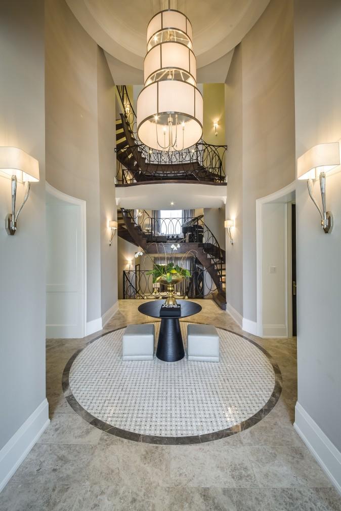 A foyer in a SkyHome. (Courtesy of SkyHomes Corporation)