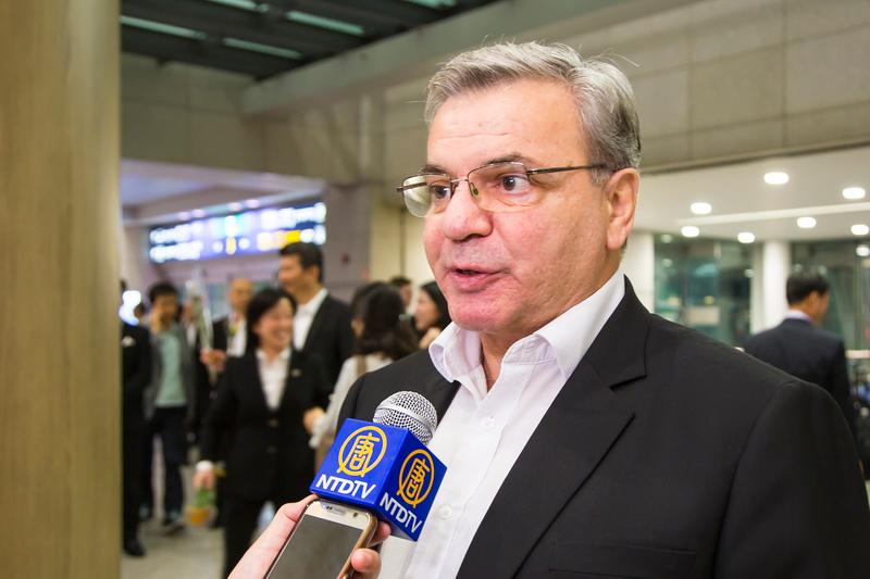Milen Nachev, the conductor of Shen Yun Symphony Orchestra, at the Incheon International Airport on Sept. 16, 2017. (Quan Jinglin/Epoch Times)