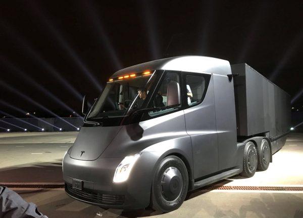 Tesla's new electric semi truck is unveiled during a presentation in Hawthorn, California, U.S., Nov. 16, 2017. (Reuters/Alexandria Sage)