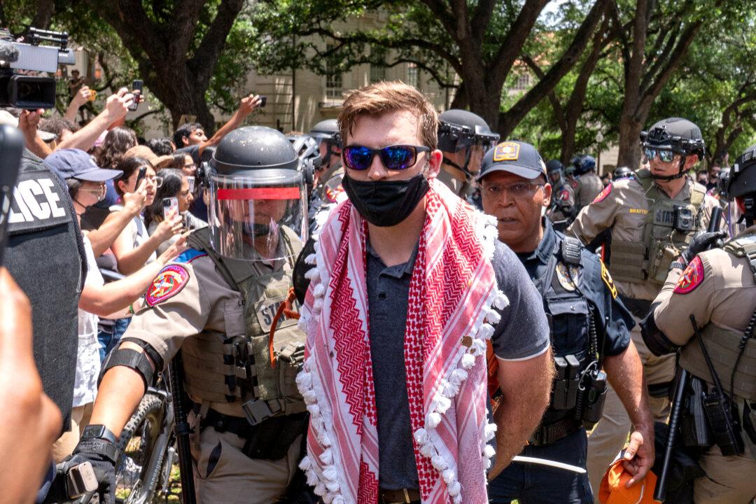 UTAustin Says 45 of 79 Protester Arrests Had No Ties to University