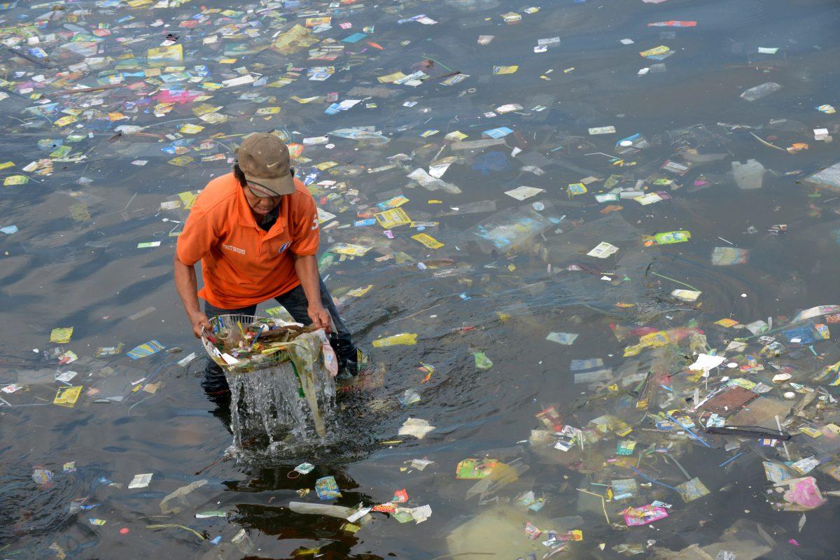 File photo showing plastic bags and other rubbish collected from the waters of Manila Bay, Philippines, on July 3, 2014. (Jay Directo/AFP/Getty Images)