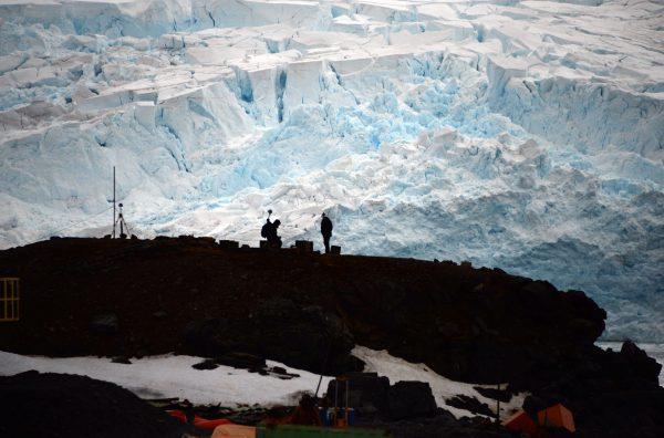 Scientist work near the Brazilian Comandante Ferraz Antartic station on March 10, 2014. (Vanderlei Almeida/AFP/Getty Images)