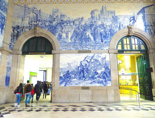 Azulejos at the São Bento railway station in Porto. (Manos Angelakis)