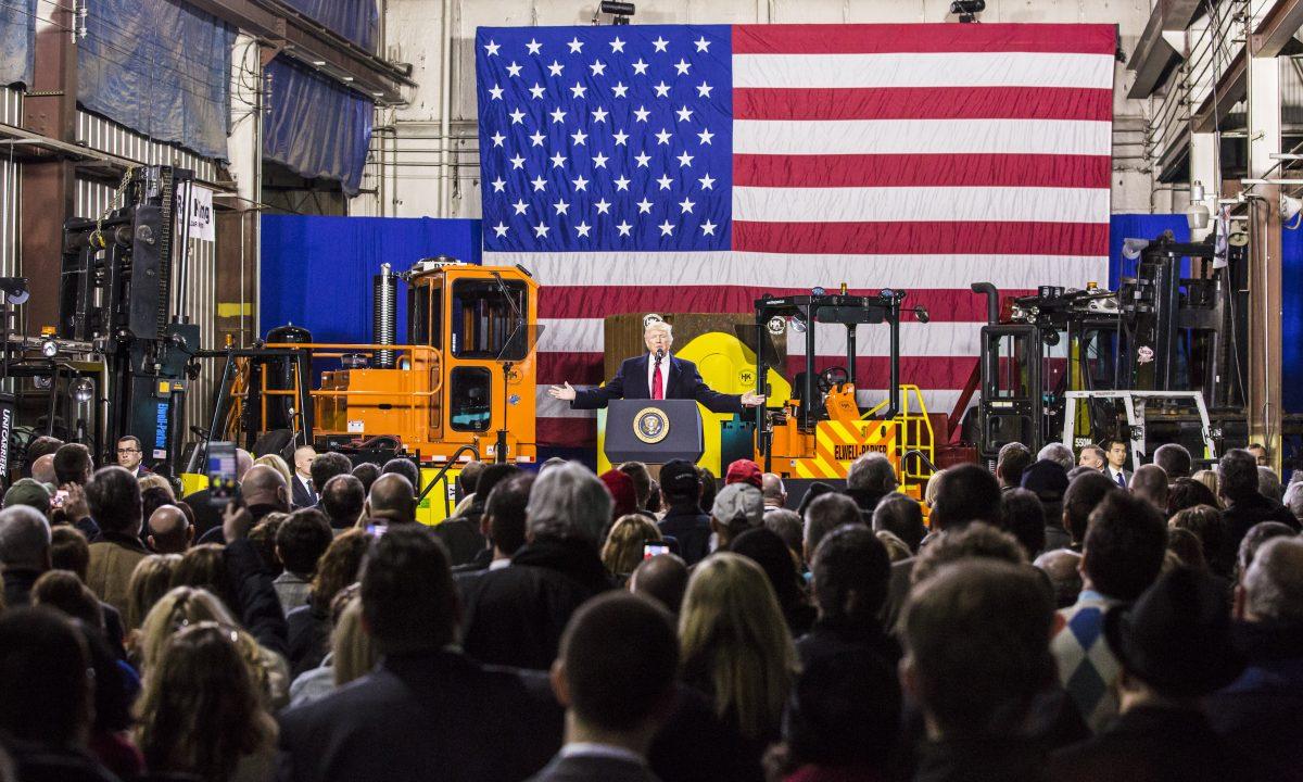 President Donald Trump speaks at H&K Equipment in Coraopolis, Pa., on Jan. 18, 2018. (Charlotte Cuthbertson/The Epoch Times)