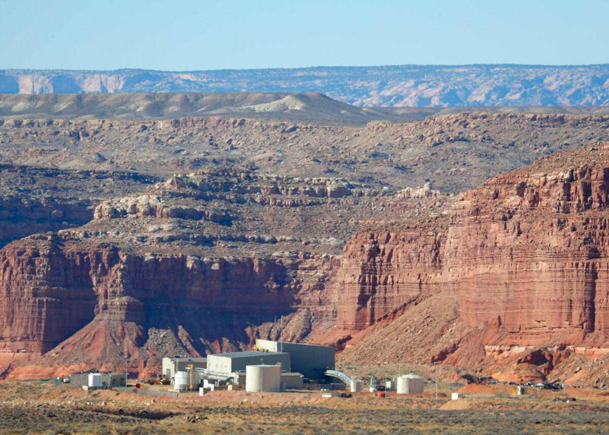 Anfield's Shootaring Canyon Uranium Mill sits in the middle of the Utah desert outside Ticaboo, Utah, on Oct. 27, 2017. (George Frey/Getty Images)